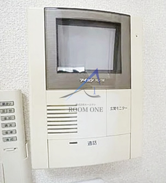 アザレ読売ランドＢ棟のセキュリティ|モニター付きインターホンです。