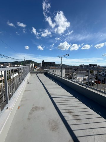 【バルコニー】 | 屋上の解放感は素晴らしく、周辺が一望できます
