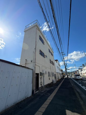 【前面道路含む現地写真】 | 市役所まで一直線の道路です