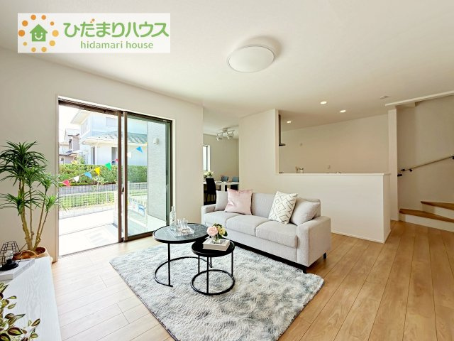 【居間・リビング】 | 龍ケ崎市久保台2丁目第1期　新築戸建　4号棟 | 大型テレビに大型ソファー(^^)どんなインテリアにしますか？