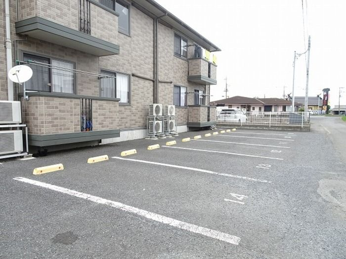 ウィルモアefu　B棟の駐車場