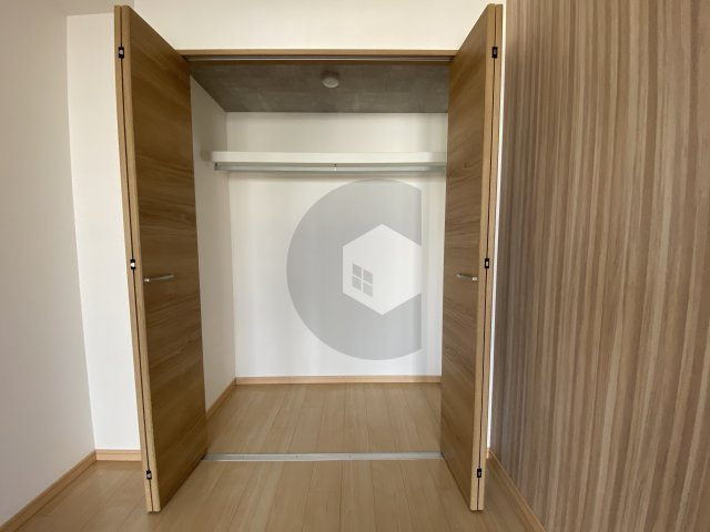 東大阪市稲田新町２丁目の賃貸マンションの収納