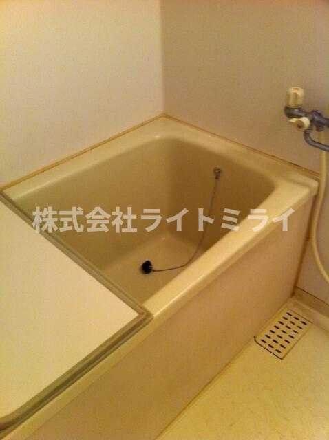 メゾンガーデニアの浴室