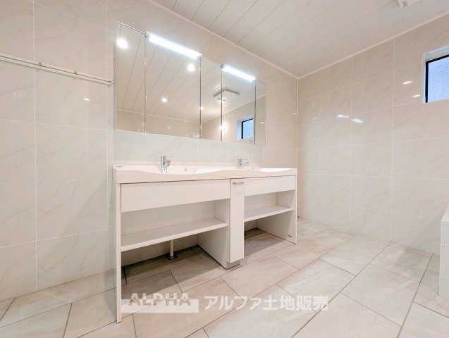 羽村市羽加美１丁目の中古一戸建の独立洗面台