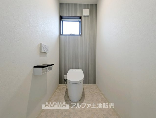 羽村市羽加美１丁目の中古一戸建のトイレ