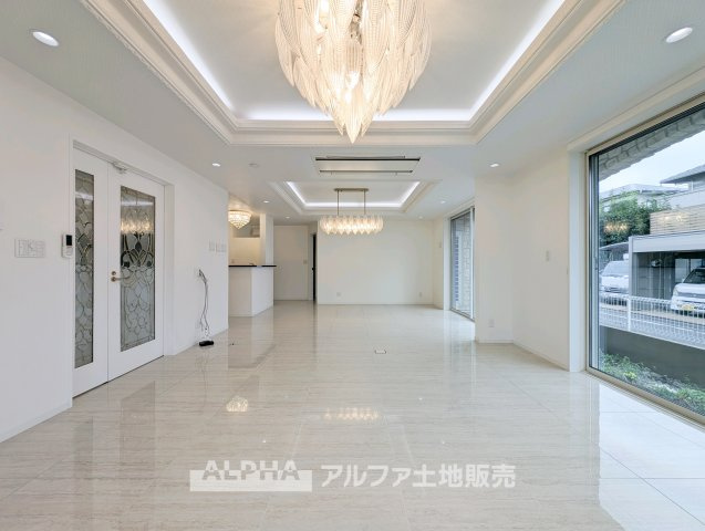 羽村市羽加美１丁目の中古一戸建の居間・リビング
