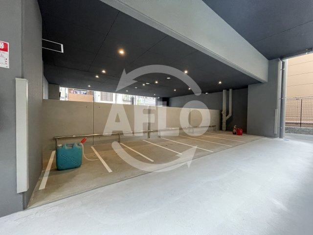 S-RESIDENCE難波大国町Tresの駐車場|S-RESIDENCE難波大国町Tres　(エスレジデンスナンバダイコクチョウ)　バイク置き場
