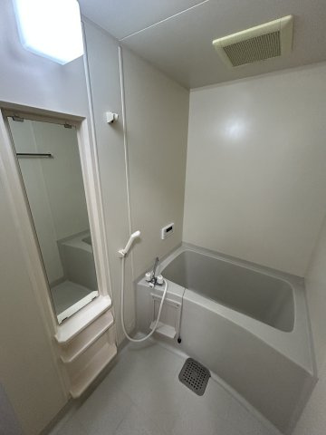トレビアン華の浴室|落ち着いた空間のお風呂です