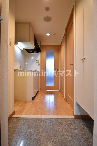 ディナスティ堺筋本町の玄関