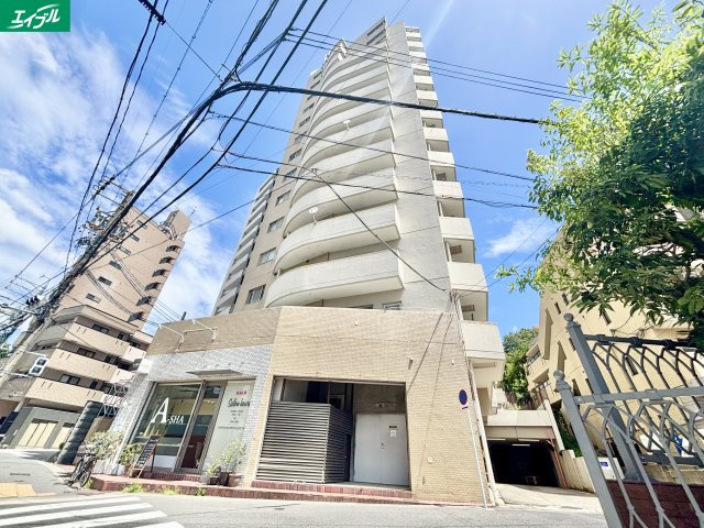 グランドメゾン八事裏山の外観