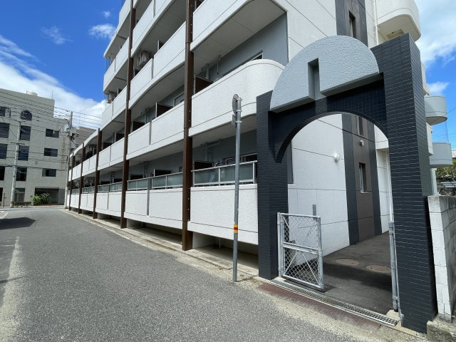 アルファ二番町の外観