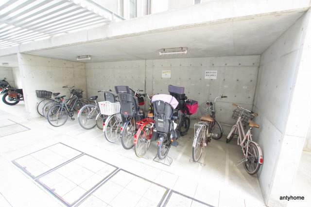 N4.TOWER　の駐車場
