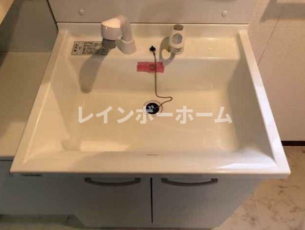 アーバンコート沙羅の独立洗面台