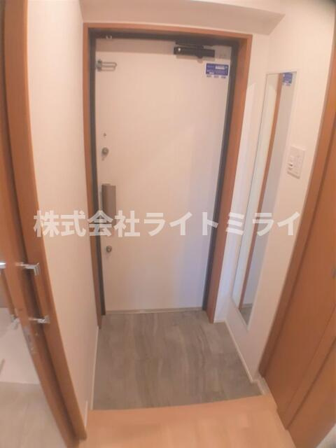 レジディア文京本郷の玄関