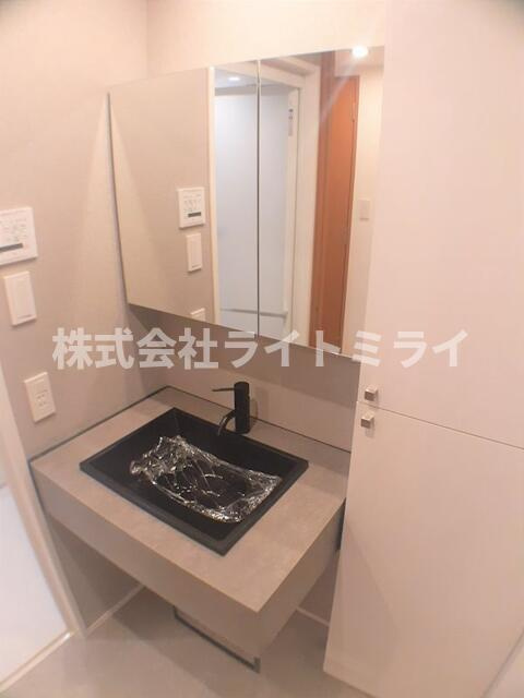 レジディア文京本郷の玄関