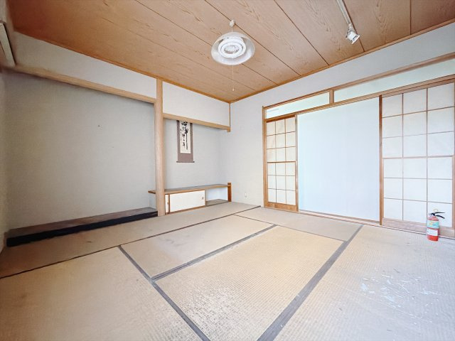 【中古戸建】高崎市剣崎町の和室|■和室｜おじいちゃんやおばあちゃんが遊びに来たときにゆったりとくつろげるスペースがあると喜んでくれますよね♪