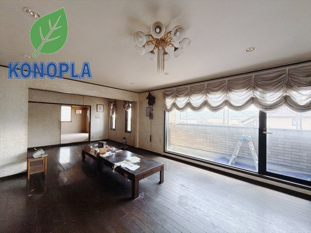 【中古戸建】高崎市剣崎町の外観|■リビング｜少し気になる！資料請求だけ！大歓迎です♪お気軽に木ノ葉プランニング高崎店までお問い合わせください♪