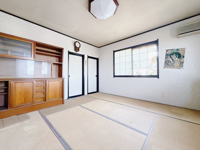 【中古戸建】高崎市剣崎町の和室|■和室｜和室でしか味わえない畳ならではの香りや素材で和のやすらぎを感じてください♪休日はお子様とお昼寝するのにも最適です！