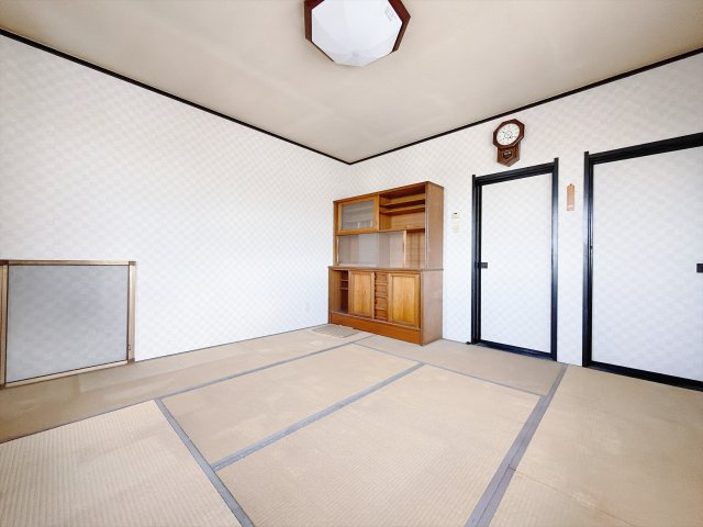 【中古戸建】高崎市剣崎町の和室|■和室｜和室を書斎にしたり、冬にはコタツを敷いて家族みんなで年越しをするのもいいですね。家族みんなのお気に入りの空間になります♪