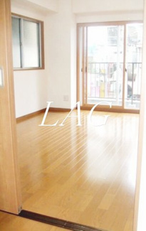 【居間・リビング】 | 丸福ビル | 洋室のお部屋です。