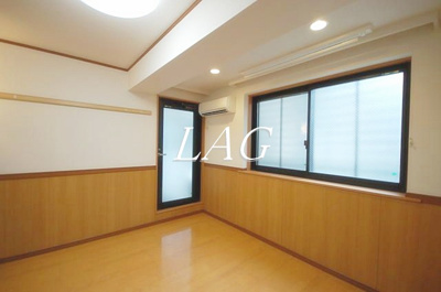 【居間・リビング】 | モンシャトー中野・新井館 | 洋室のお部屋です。