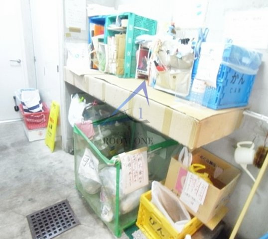 ジュネ本郷のその他共用部分|敷地内ごみ置き場です。