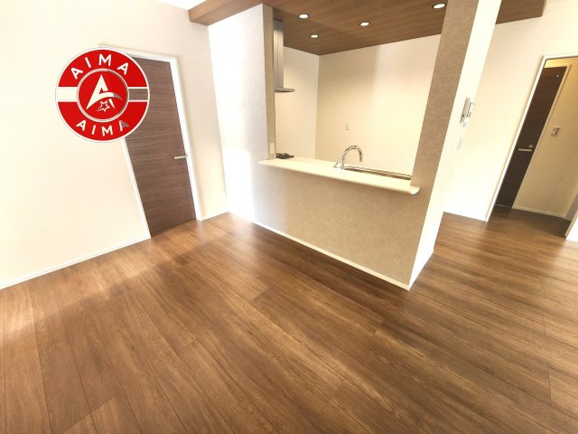 福岡市西区生松台1丁目第1-2棟（1号棟）の内観：施工例|キッチンから立ち込める香りが今日の料理を期待させます。