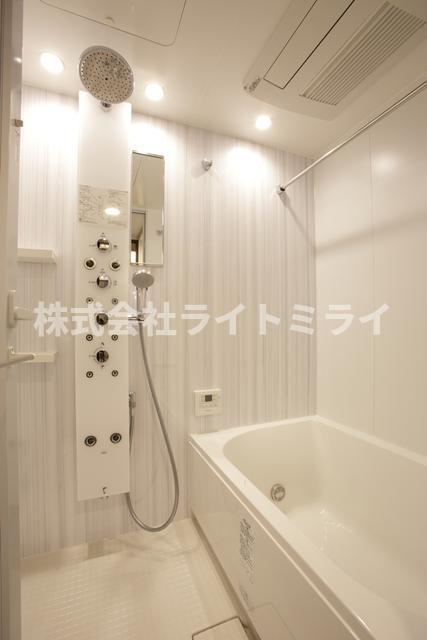 ブランシエスタ白山の浴室