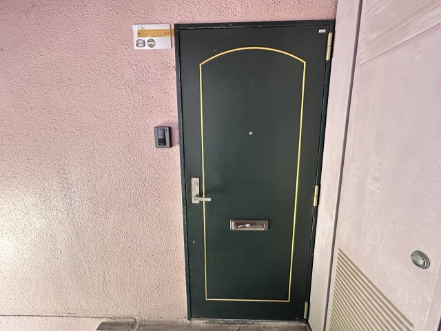 あきる野市秋川４丁目の賃貸マンションの玄関