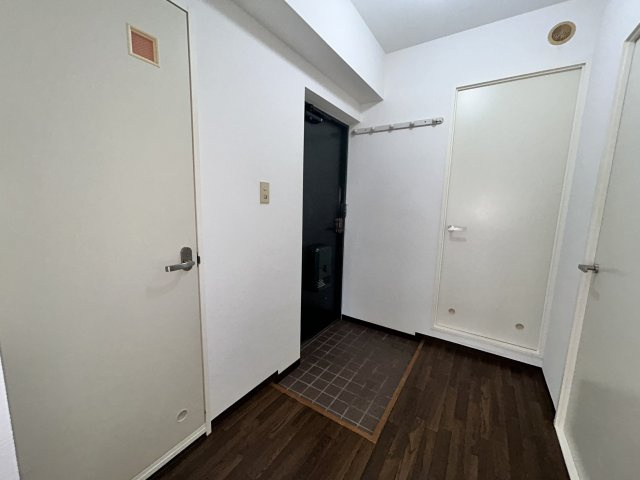 あきる野市秋川４丁目の賃貸マンションの居間・リビング