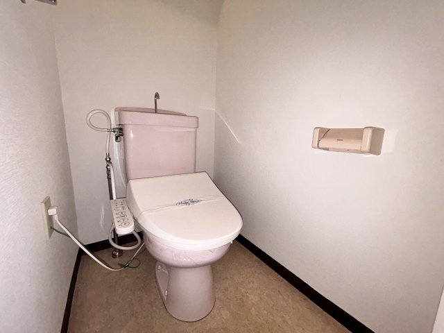 あきる野市秋川４丁目の賃貸マンションのトイレ