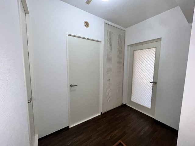 あきる野市秋川４丁目の賃貸マンションの玄関