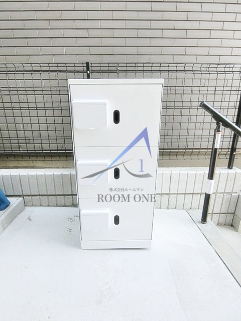ハーミットクラブハウス神奈川新町 のその他共用部分|宅配ボックスです。