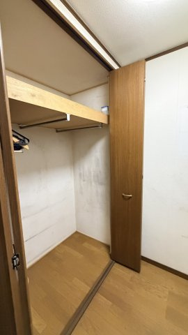 鶴見区放出東３丁目中古戸建の収納|洋室（約7.0帖）