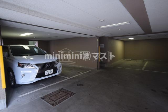 エイペックス心斎橋東の駐車場