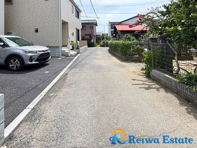 中古戸建　高座郡寒川町一之宮1丁目の前面道路含む現地写真
