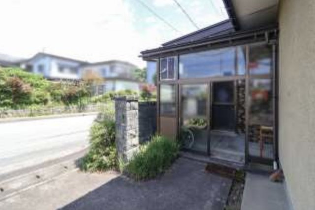 『R117』大江町左沢字前田　売り住宅の前面道路含む現地写真