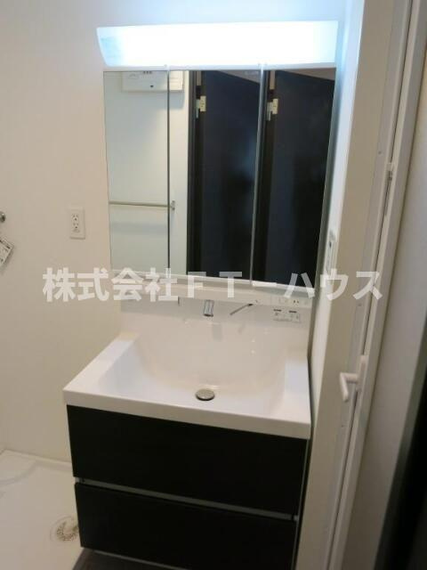 クレシェンテ梅月の洗面所