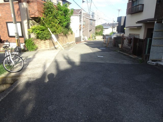 【前面道路含む現地写真】 | 川西市花屋敷1丁目8の1　建築条件無土地
