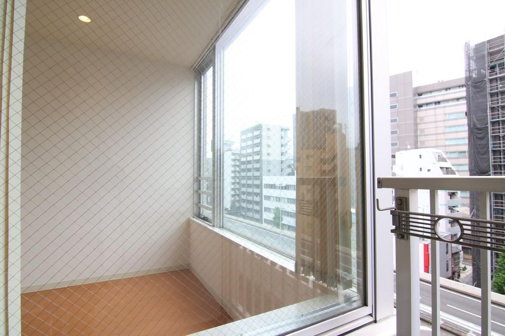 Ｇｒａｃｅ　Ｃｏｕｒｔ　Ｕｅｎｏのバルコニー