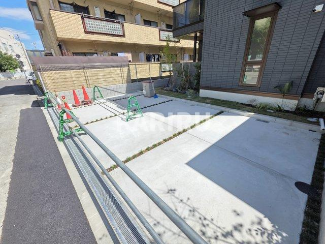 ココルトリシアの駐車場