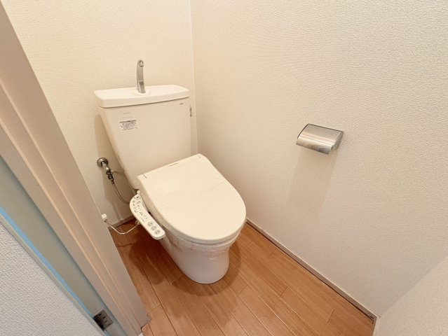 熊本市北区清水亀井町のアパートのトイレ|ゆったりとした空間のトイレです