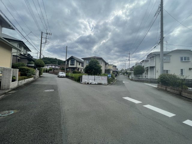-三丁目不動産-　小川町東小川5丁目　角地の前面道路含む現地写真