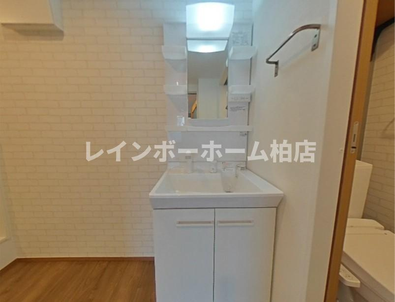 特典：仲介手数料が50％OFFです‼の洗面所|独立洗面台です