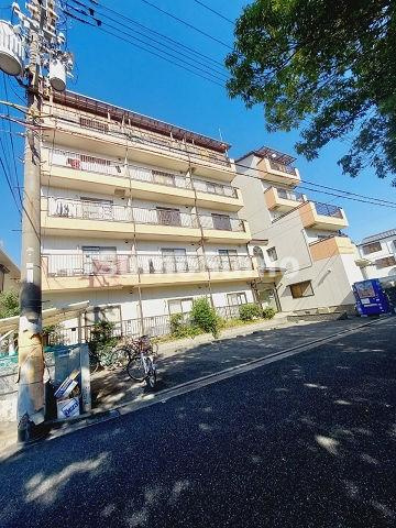 平井マンションの外観