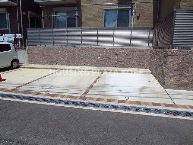 神戸６番館　須磨駅の賃貸情報の駐車場