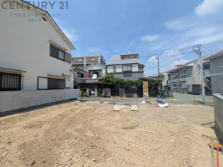 買い物施設が充実：スーパー、ドラッグストア、イオンモールなどの商業施設が徒歩圏内に多数揃っています。