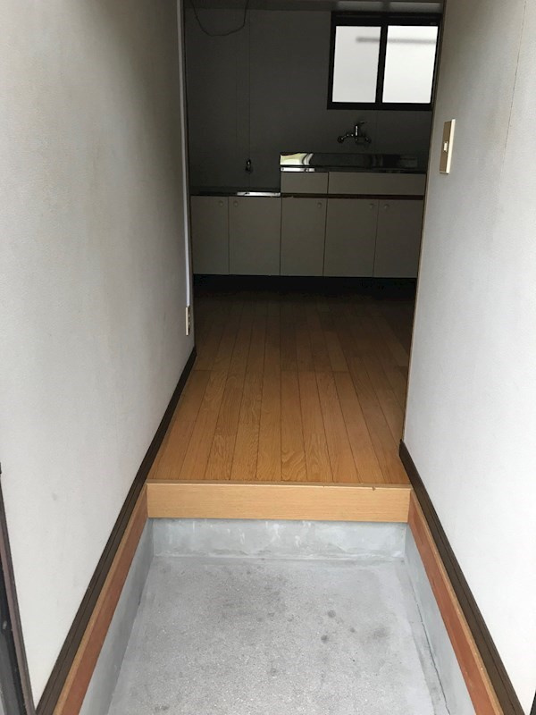 松風コーポの玄関