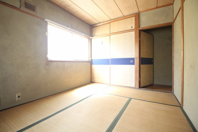 是利アパートの和室