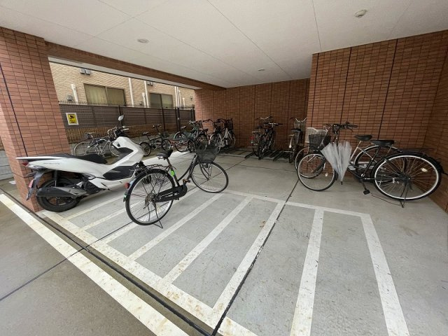 アクティブオクダの駐車場